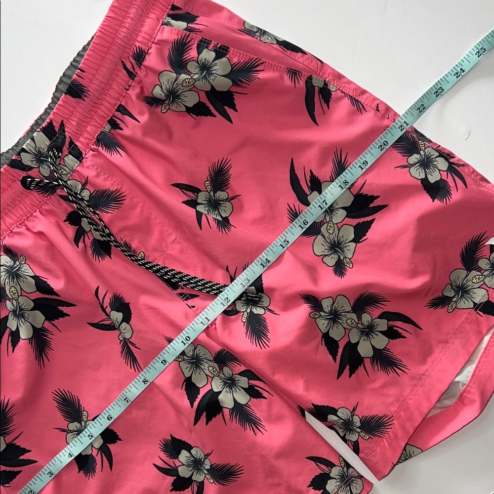 Hurley Pink Floral Board Shorts Men’s size Large - Picture 9 of 9